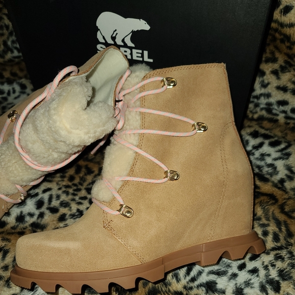 Sorel Boots - Picture 8 of 16